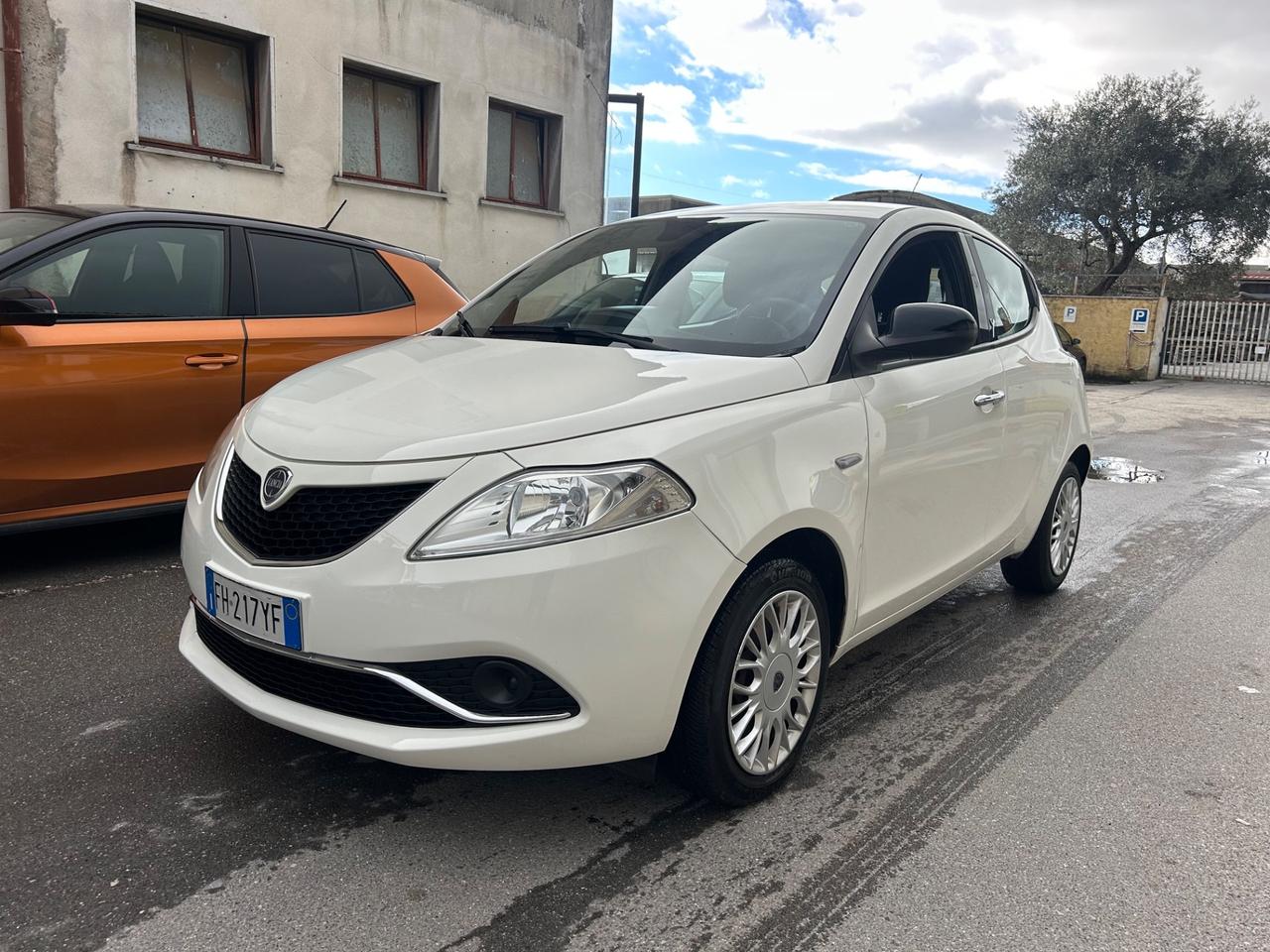 Lancia Ypsilon 1.2 69 CV 5 porte Platinum