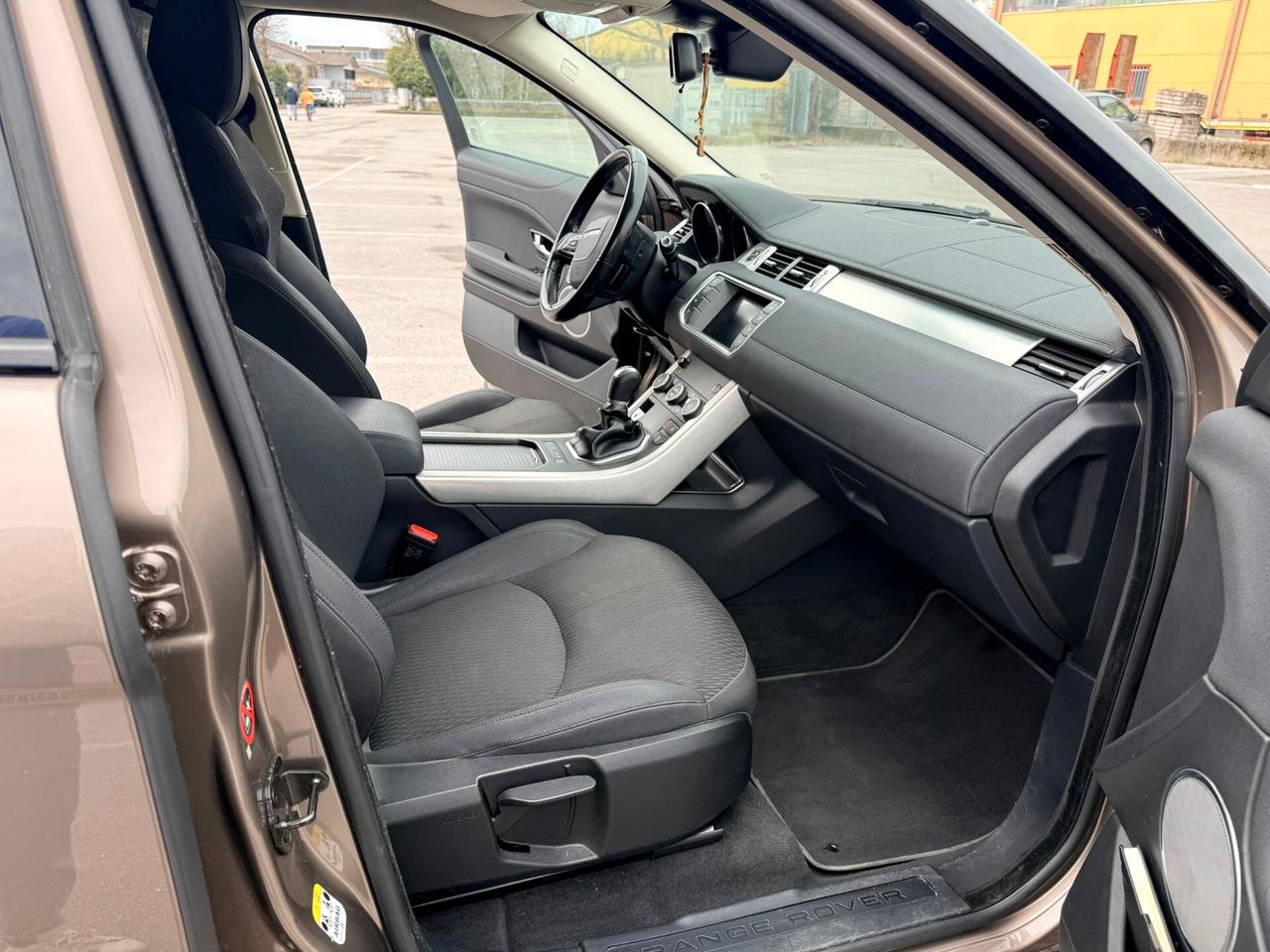 Land Rover Range Evoque 2.0 TD4 180 CV 5p. Pure