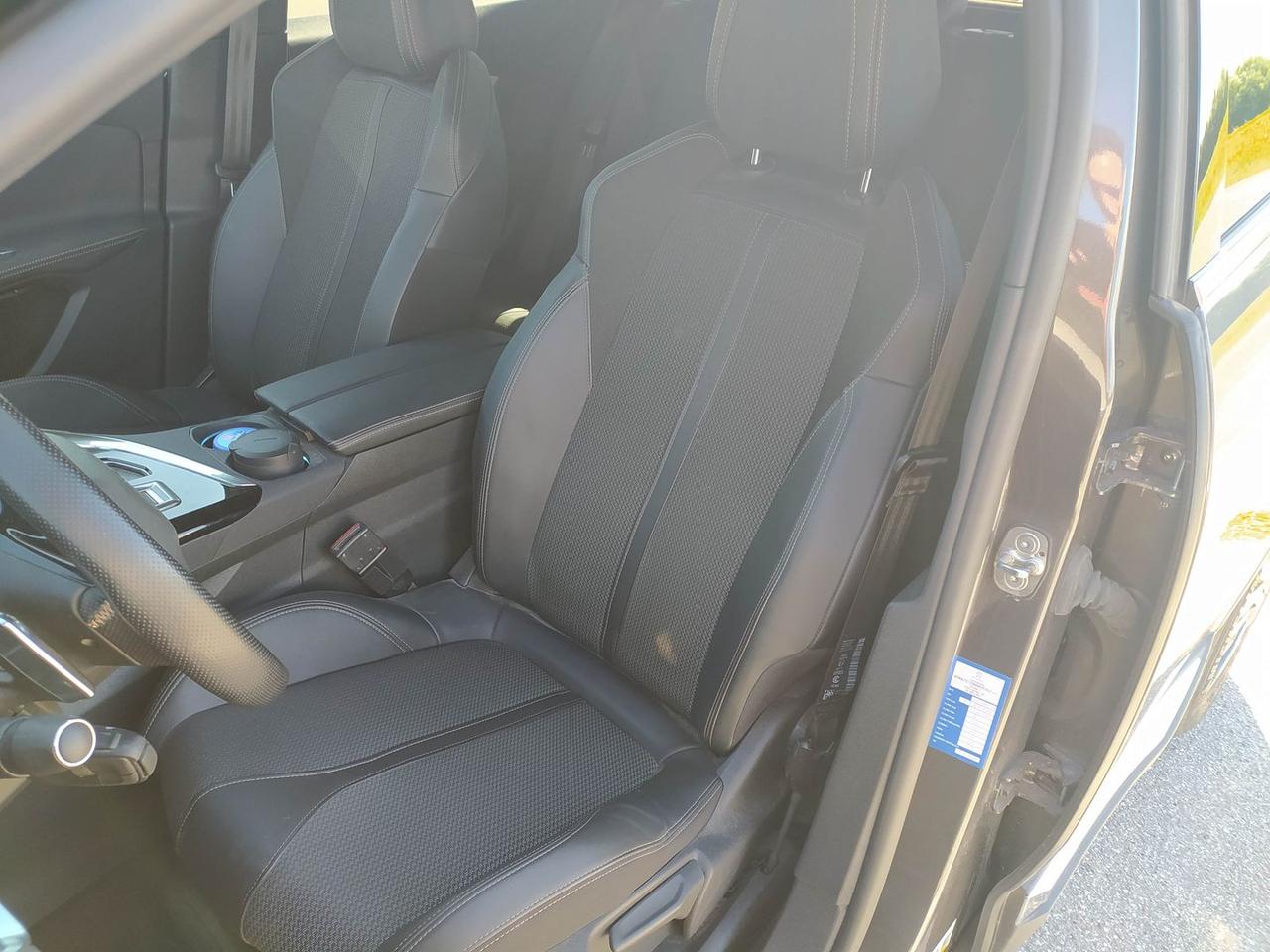 Peugeot 3008 GT 1.5 Blue HDI 130 #6404