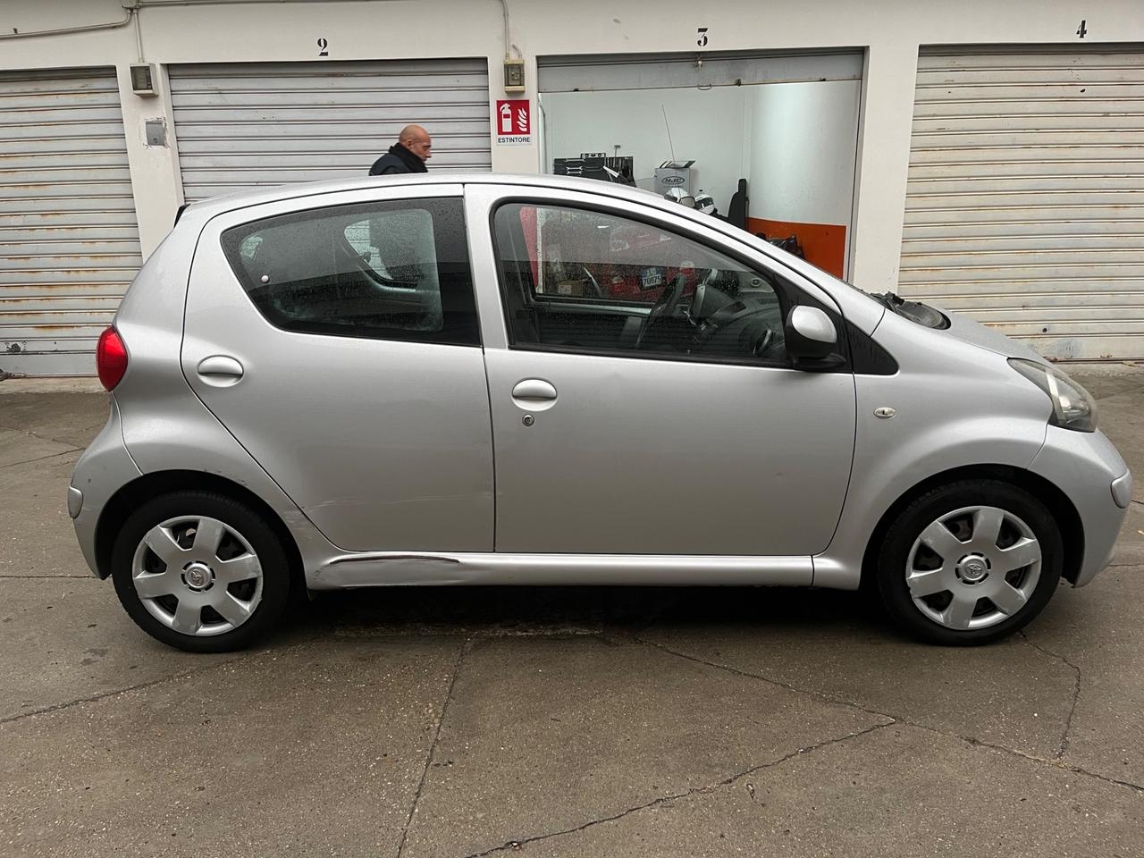 Toyota Aygo 1.0 12V VVT-i 5 porte Sol