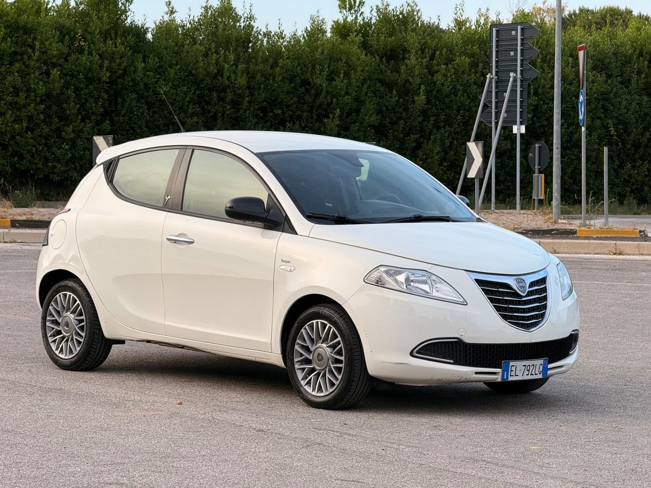Lancia Ypsilon GARANZIA 12 MESI
