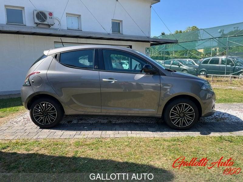 Lancia Ypsilon 1.0 FireFly 70cv S&S Hybrid GOLD