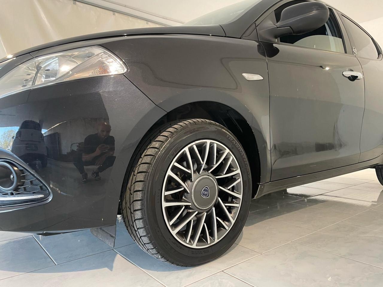 Lancia Ypsilon 1.2 GPL Ecochic Gold