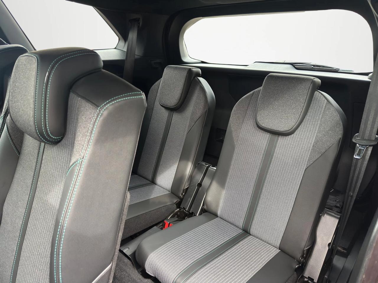 Peugeot 5008 Hybrid 136 e-DCS6 Allure Pack