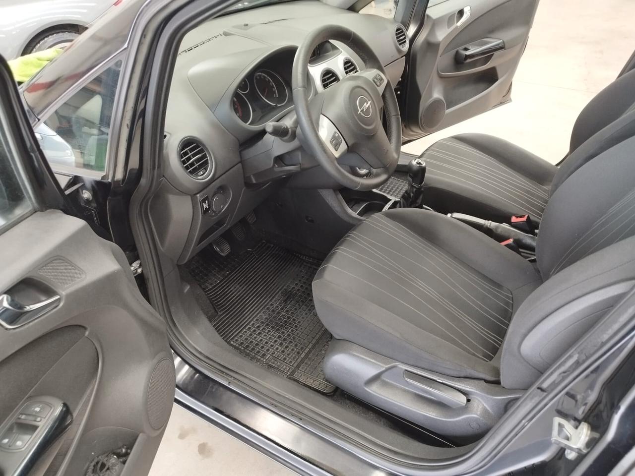 Opel Corsa 1.2 5 porte gpl