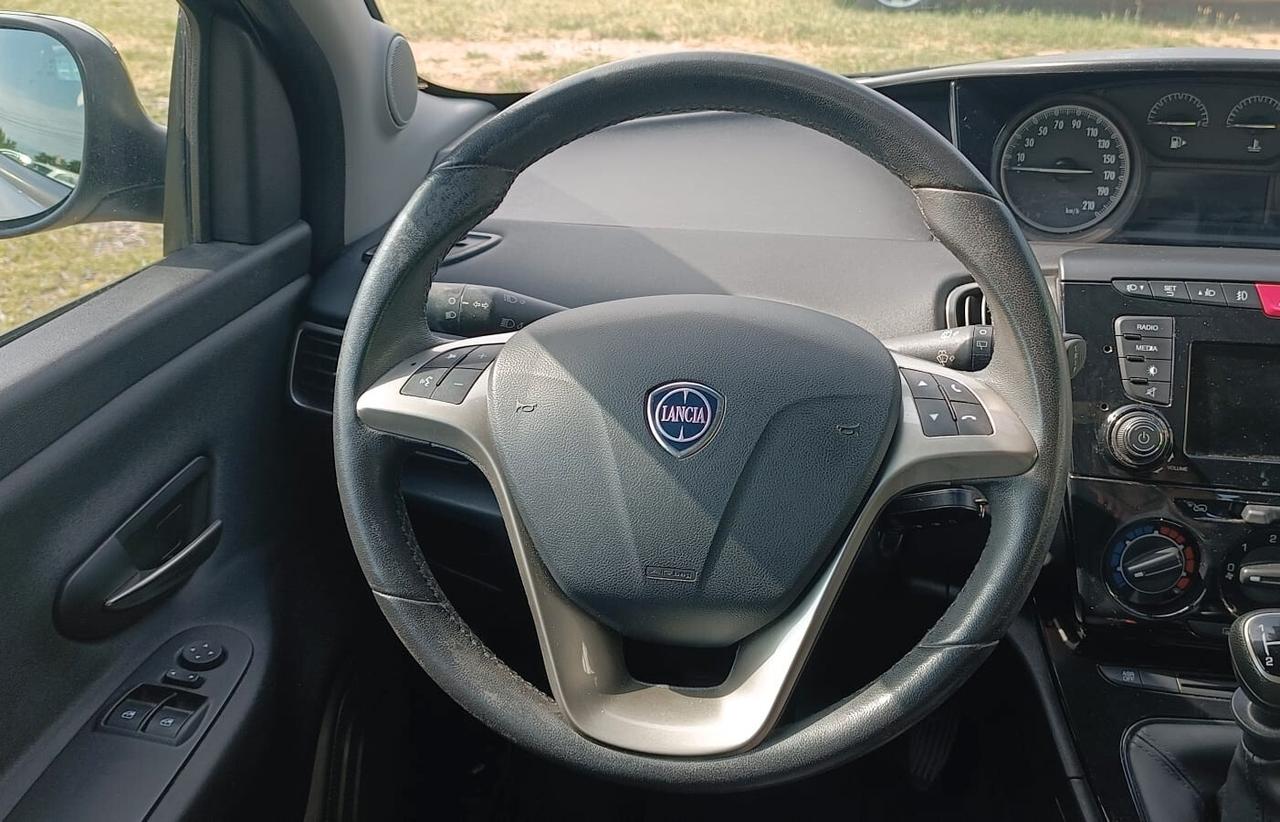 Lancia Ypsilon 1.2 69 CV 5 porte Platinum