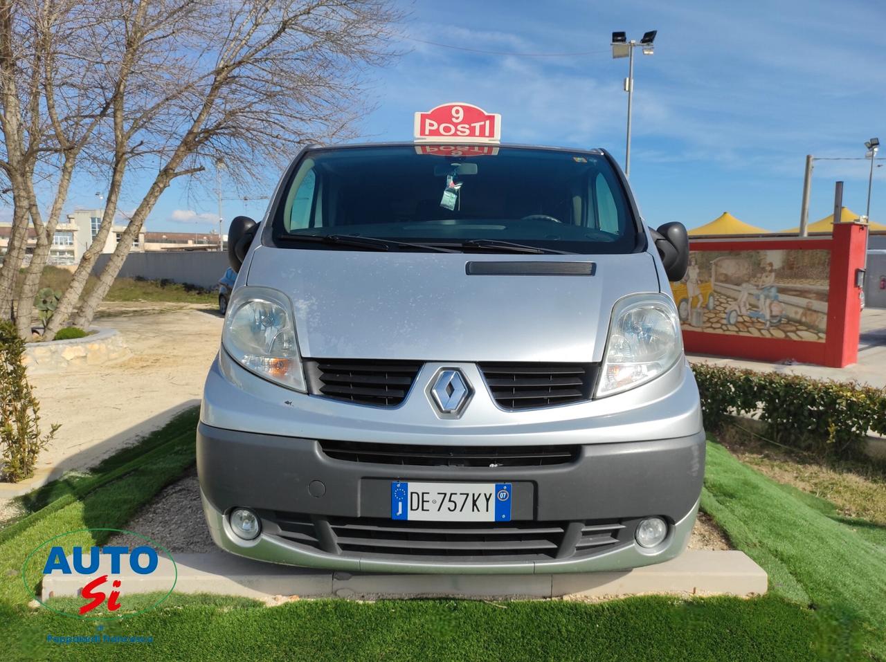 Renault Trafic 2.0 dCi - 115cv 9 POSTI