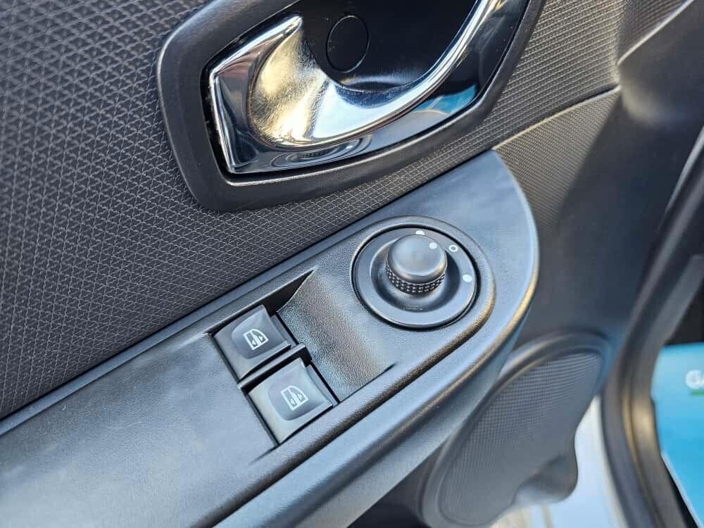 Renault Clio 1.2 75CV 5 porte Live - Unico proprietario