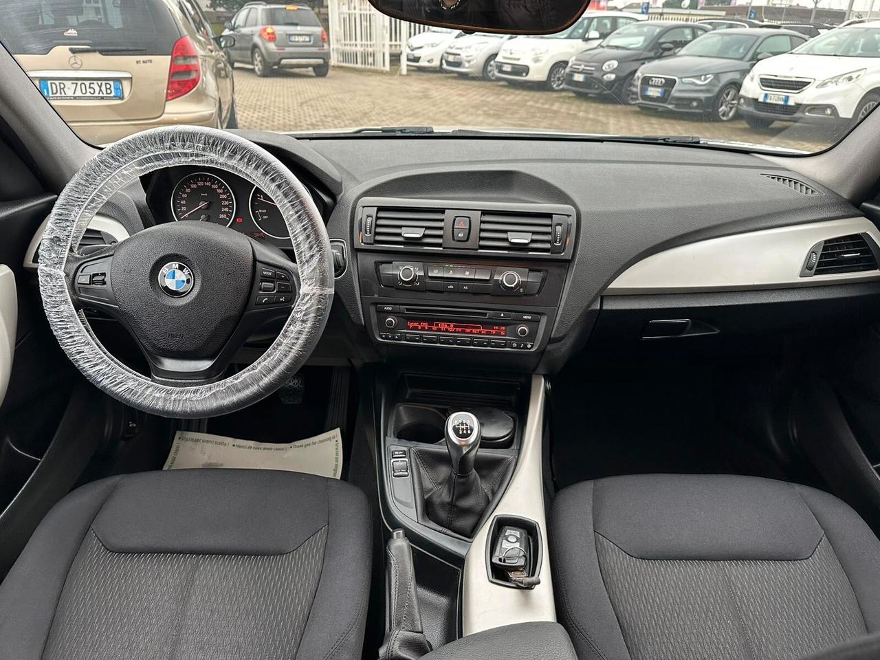 Bmw 114 114d 5p. Unique