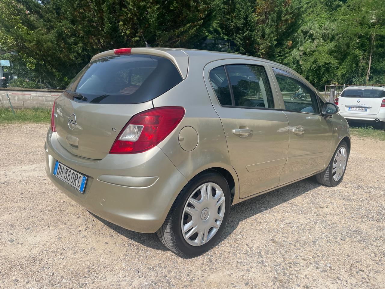 Opel Corsa 1.2 5 porte Cosmo