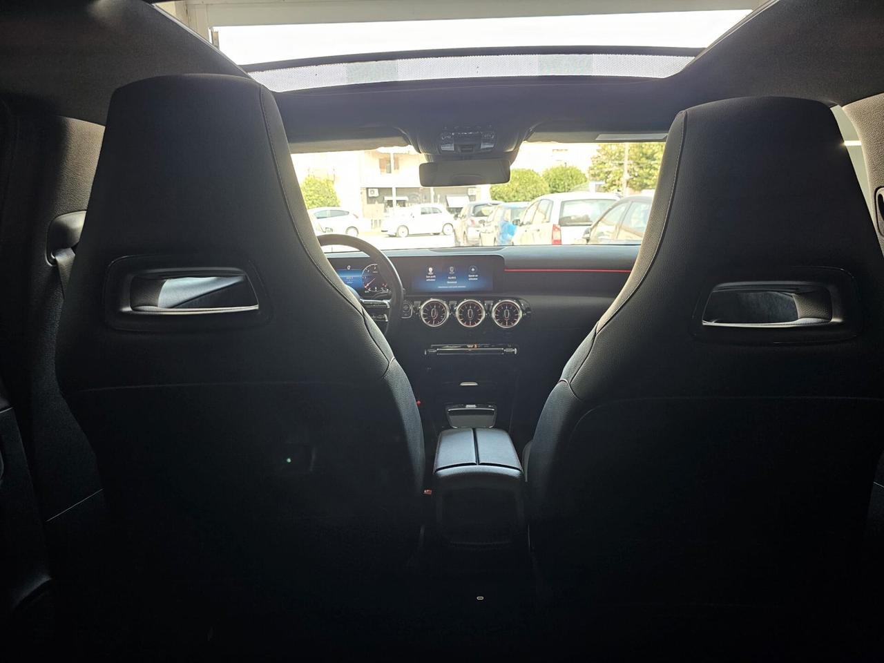 NUOVA MERCEDES-BENZ CLASSE A180d AMG LINE PREMIUM 2.0d 116CV CAMBIO AUTOMATIC