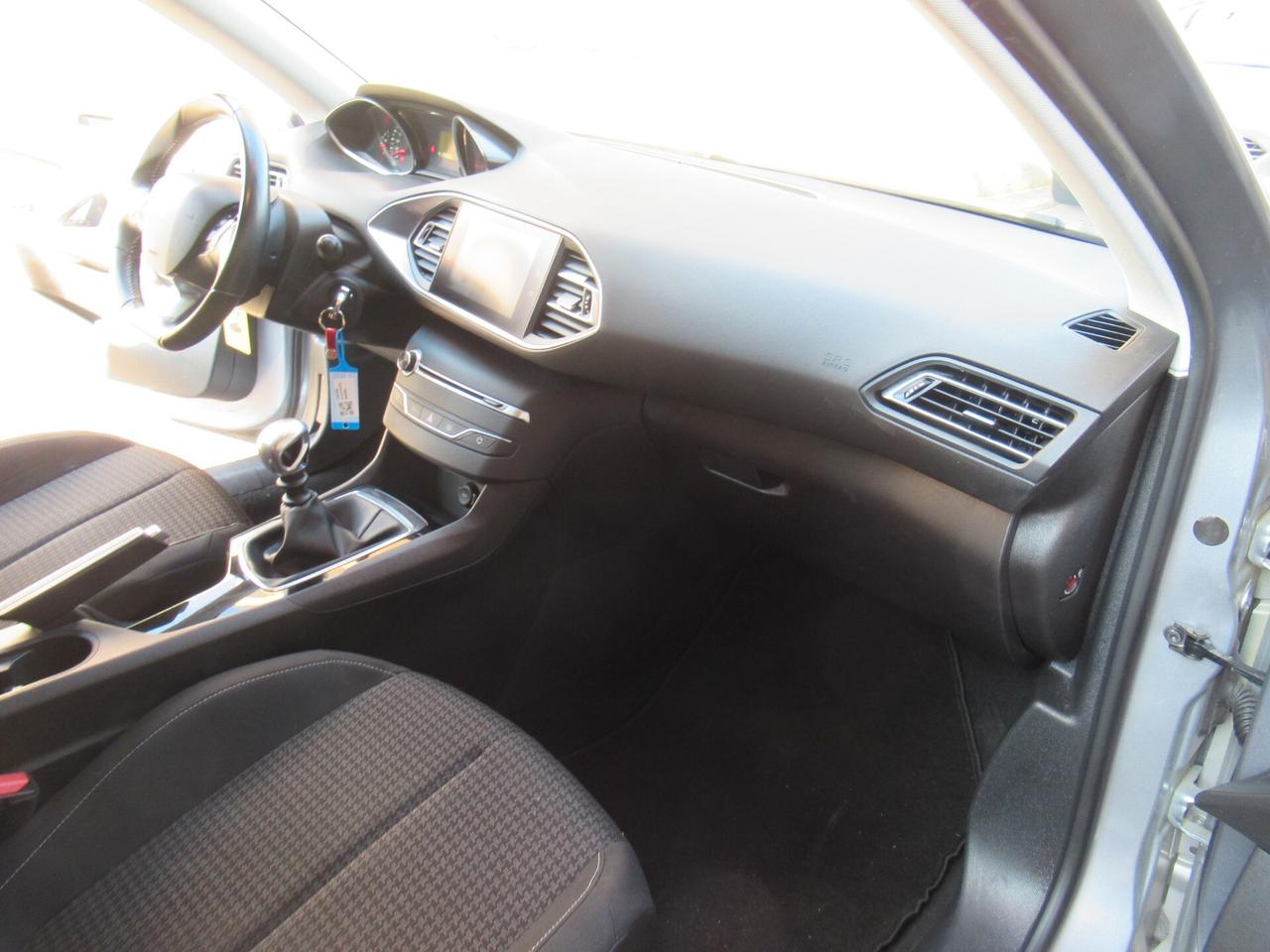 Peugeot 308 BlueHDi 130 S&S Allure