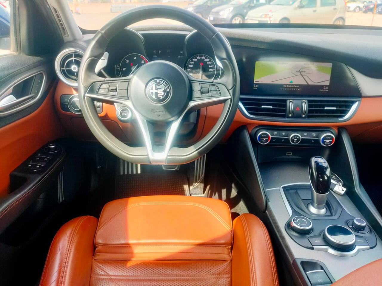 Alfa Romeo Giulia 2.2 Turbodiesel 210 CV AT8 AWD Q4 Veloce