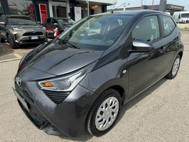 Toyota Aygo Connect 1.0 VVT-i 72 CV 5 porte x-fun