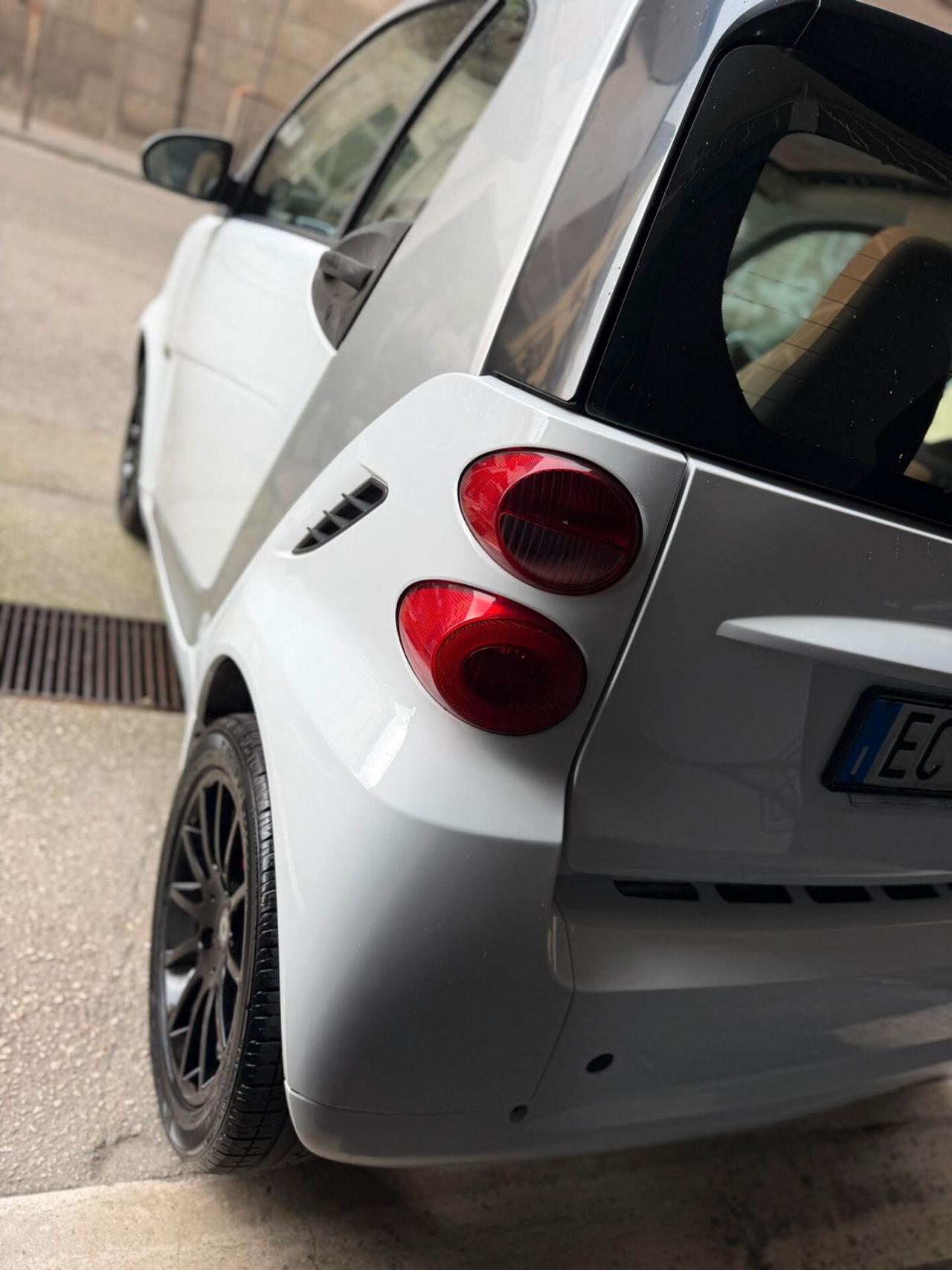 Smart ForTwo 1000 52 kW MHD coupé passion