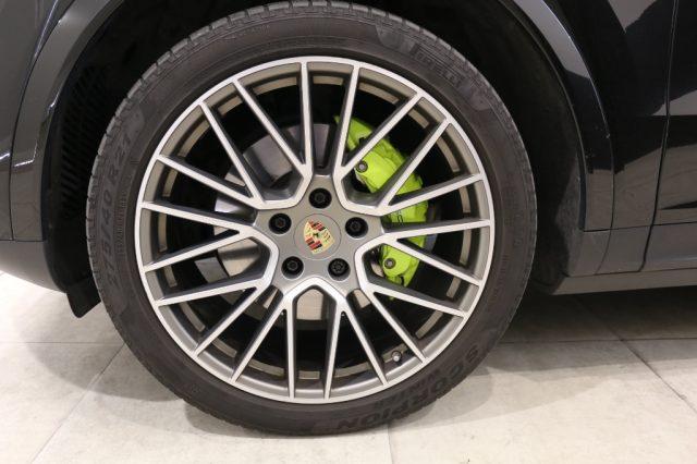 PORSCHE Cayenne 3.0 V6 E-Hybrid Platinum Edition