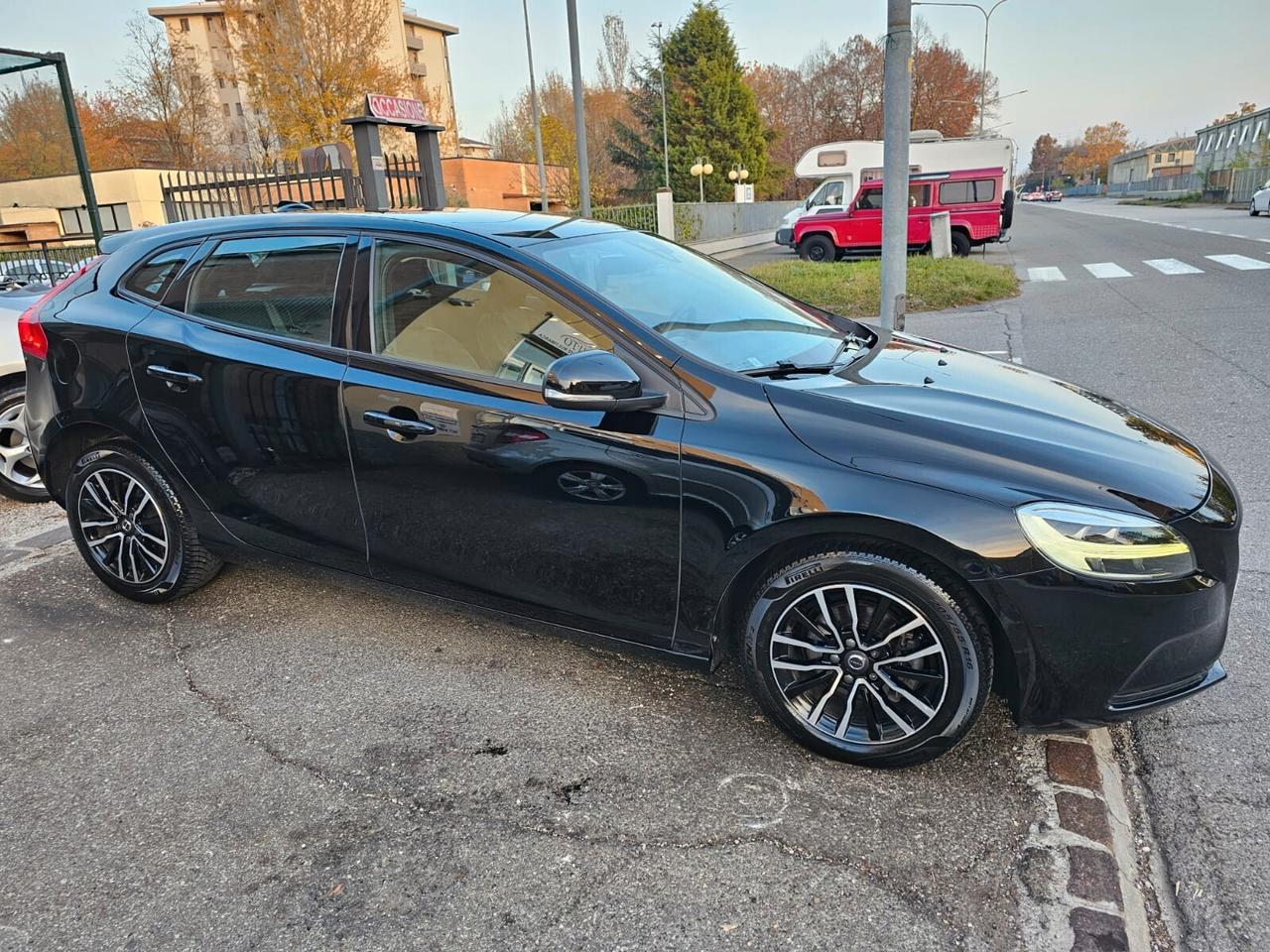 Volvo V40 2.0 D2 120cv Business Plus*Navi*Led*Pdc*Euro6*