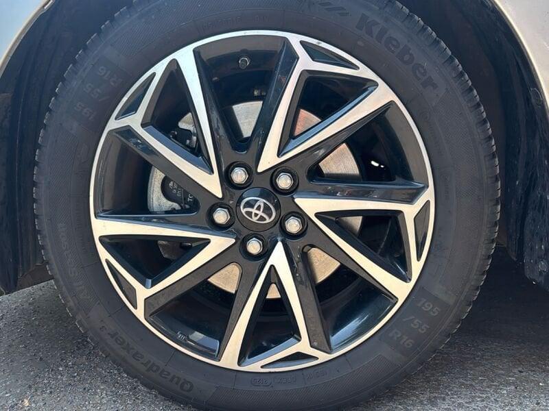 Toyota Yaris Hybrid Lounge MY21