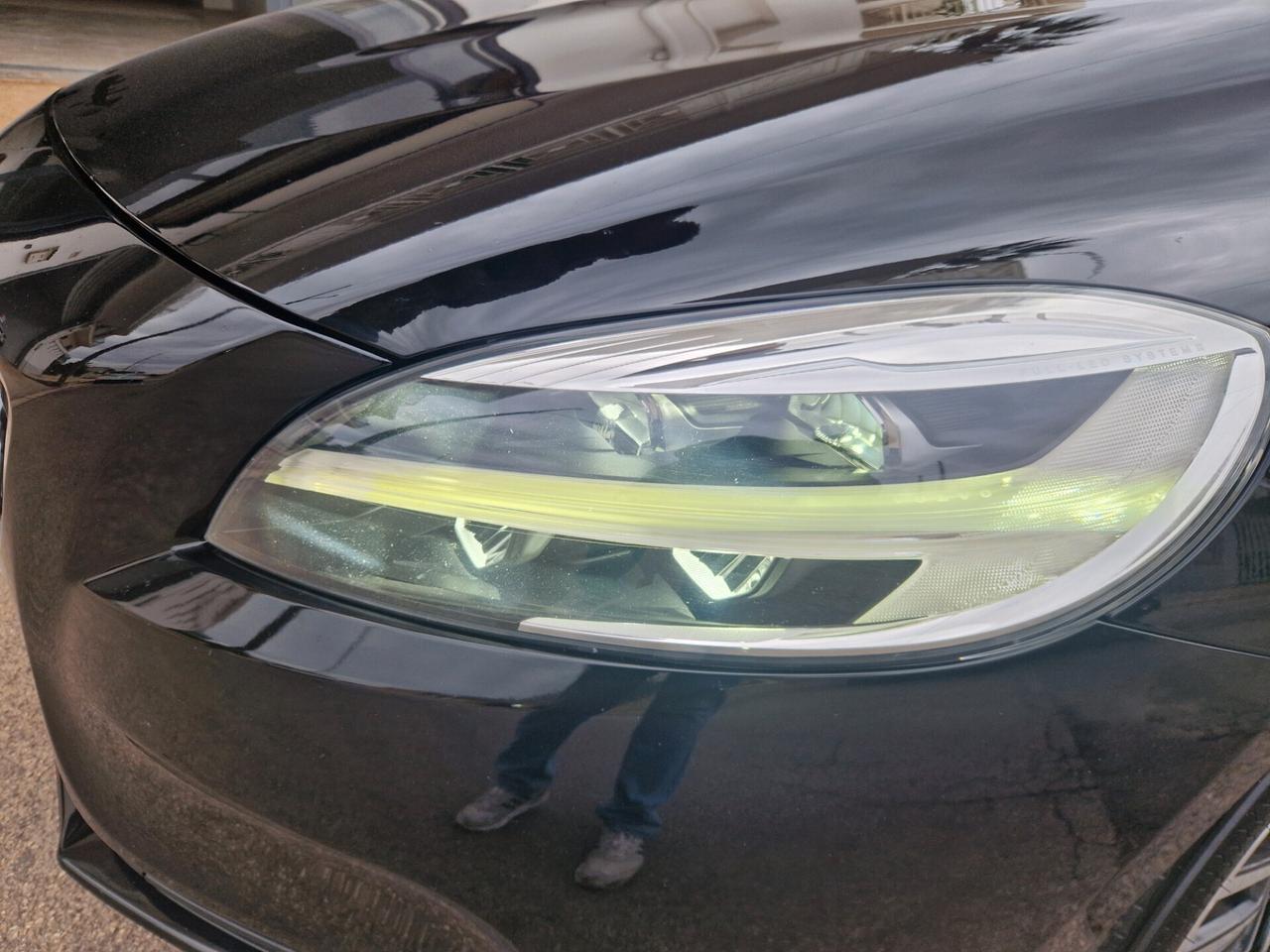 Volvo V40 D2