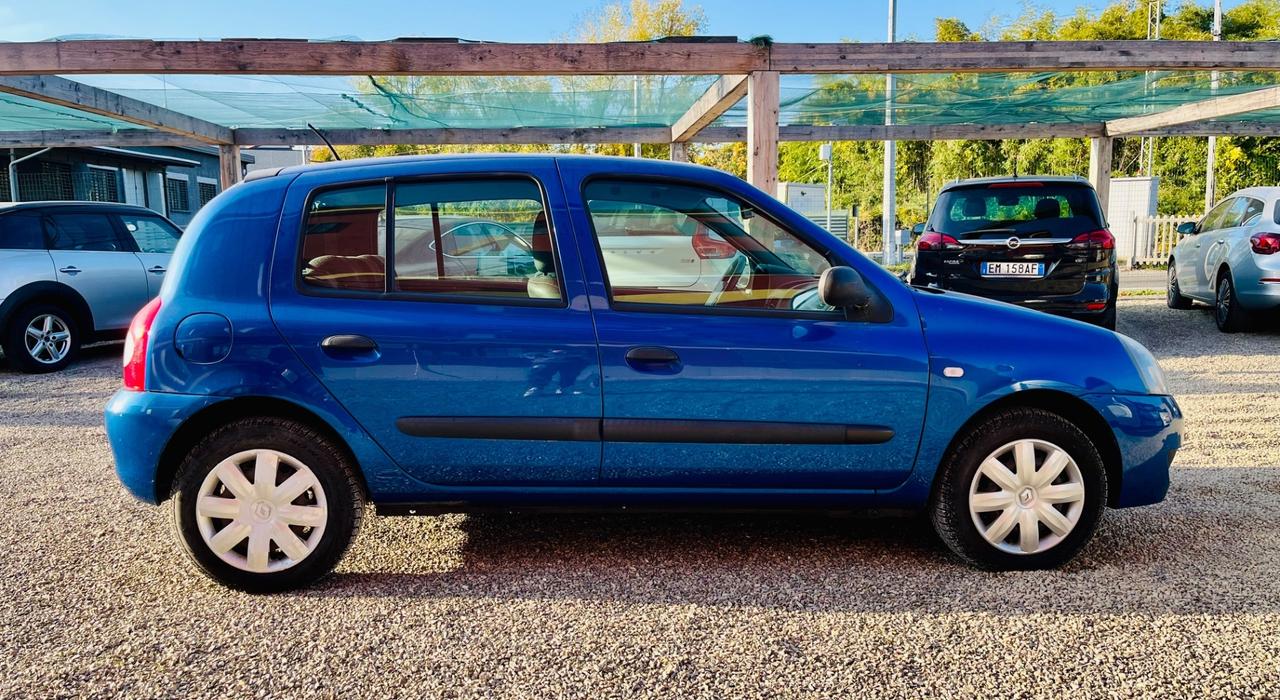 Renault Clio con 69.186km !