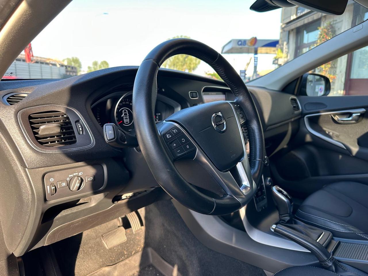 Volvo V40 D2 Momentum Geartronic #10585