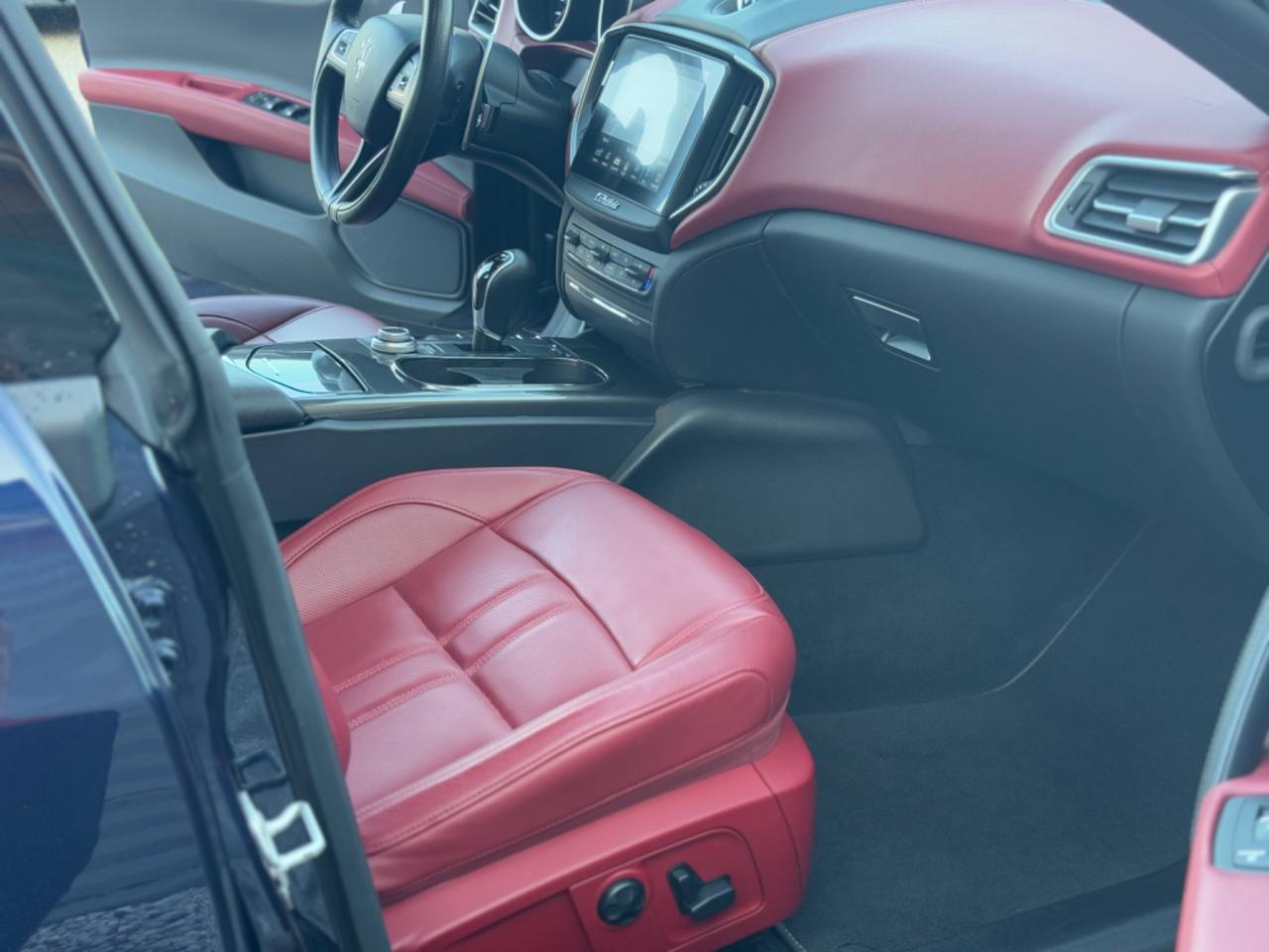 Maserati Ghibli V6 Nerissimo 250cv auto NO SUPERBOLLO!