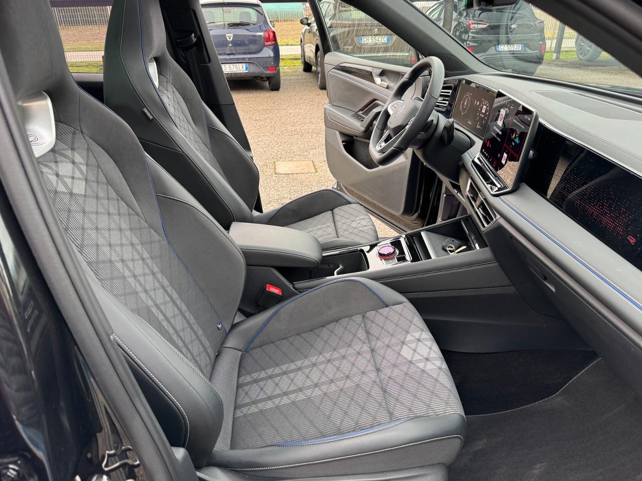 Volkswagen Tiguan 2.0 TDI 150 CV DSG R-Line plus GARANZIA VOLKSWAGEN