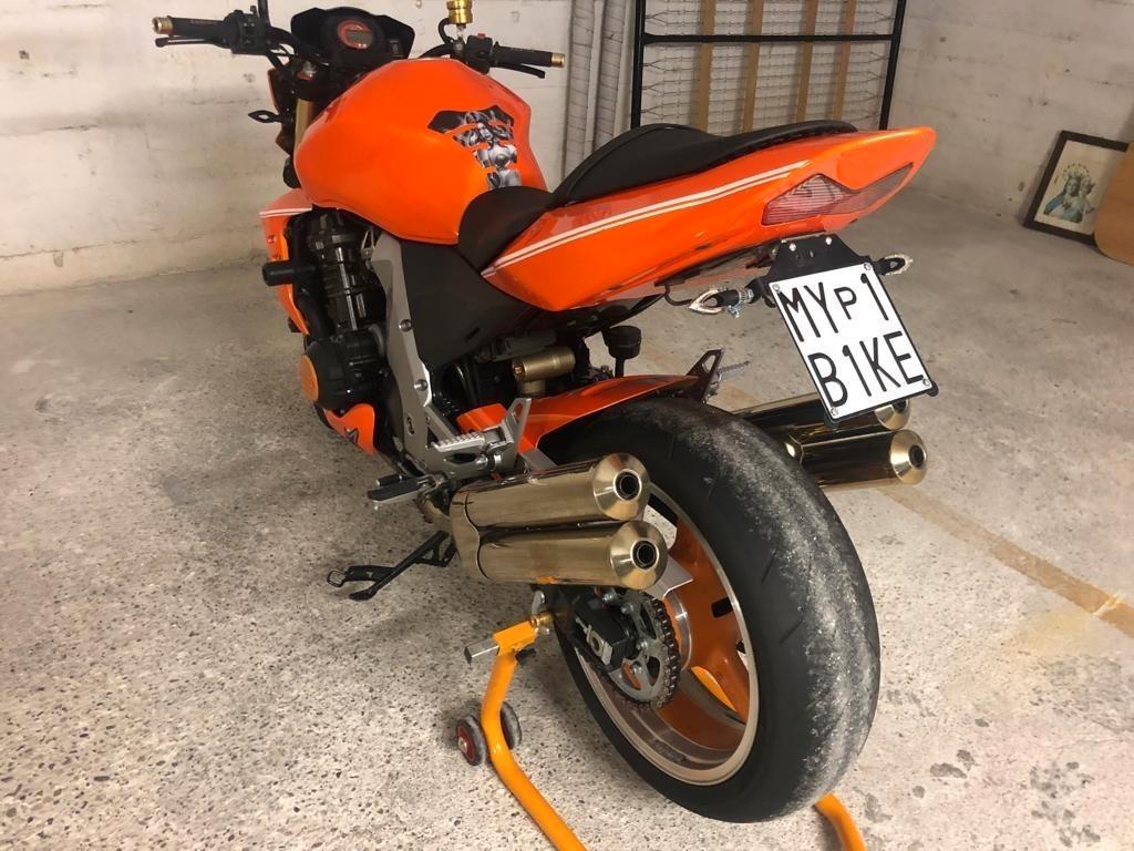 Kawasaki Z 1000 orange