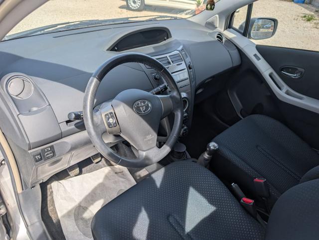 TOYOTA Yaris 1.0 5 porte Sol