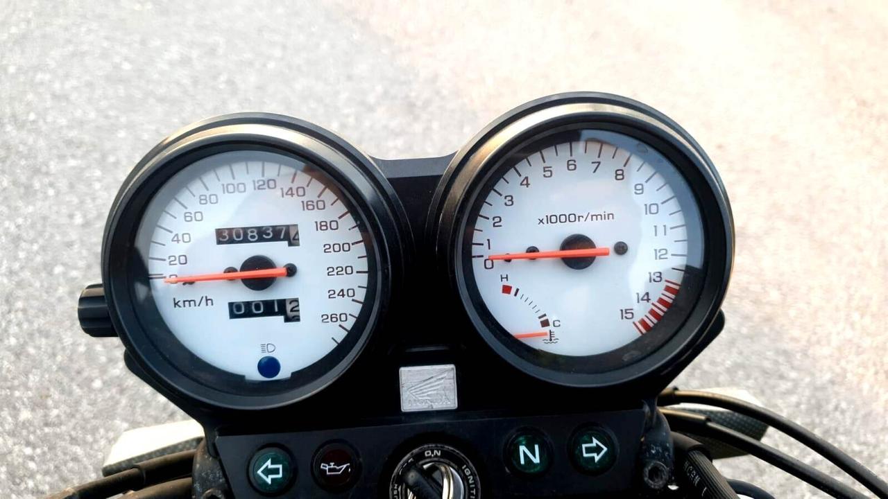 HONDA HORNET 600 CC