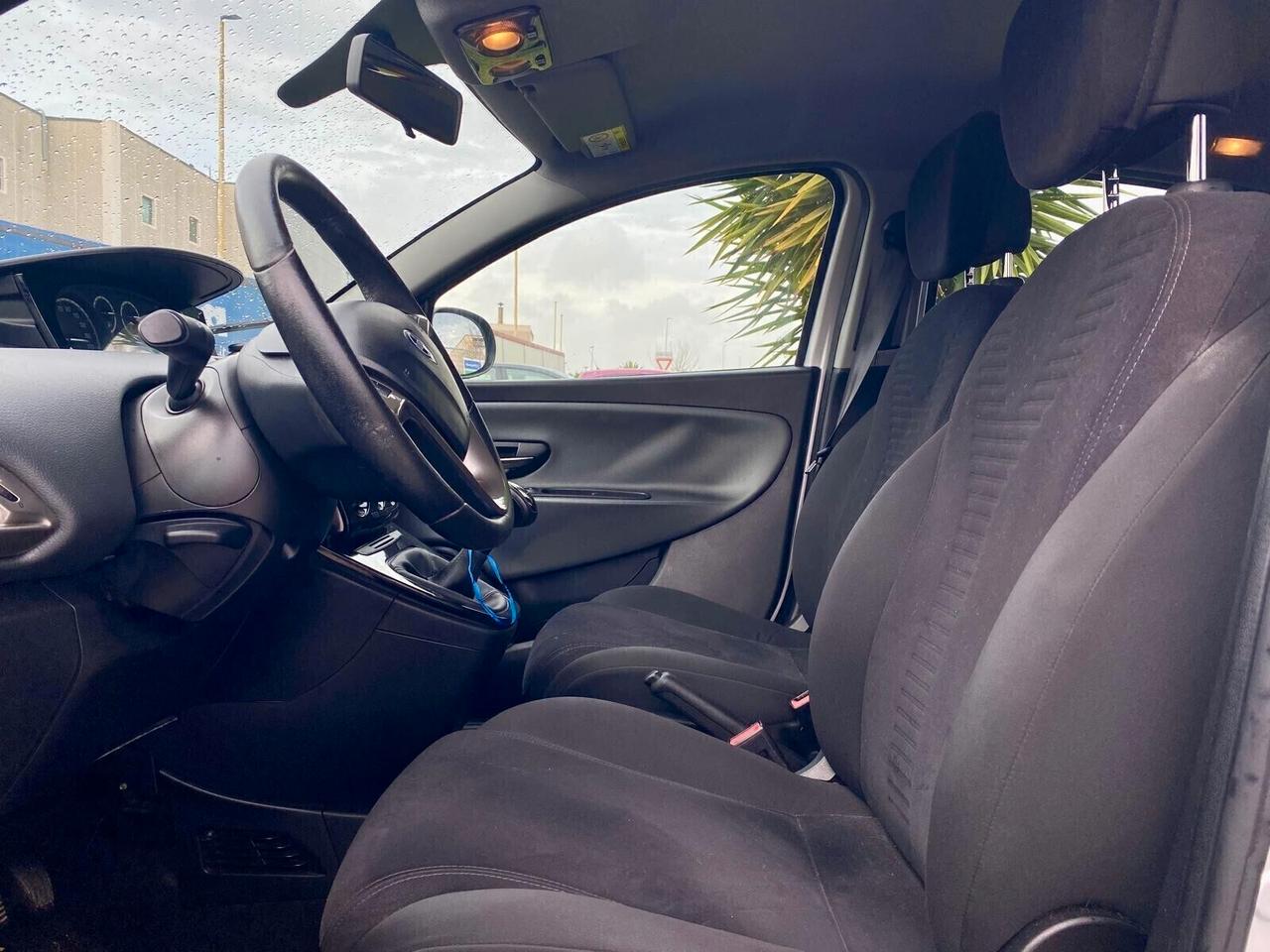 Lancia Ypsilon 1.3 MJT 16V 95 cv. 5 porte S&S Gold