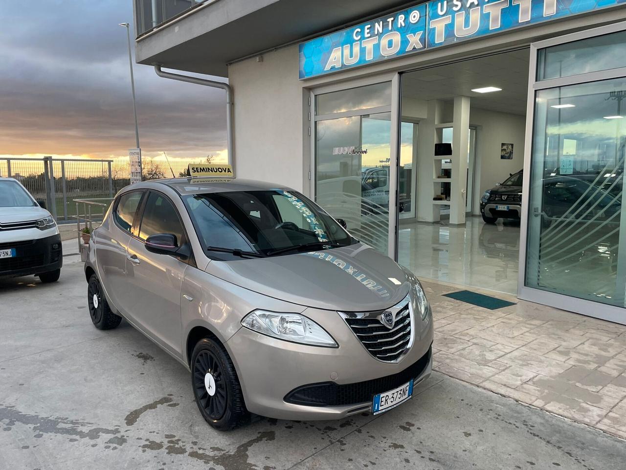 Lancia Ypsilon 1.2 ok neopatentati