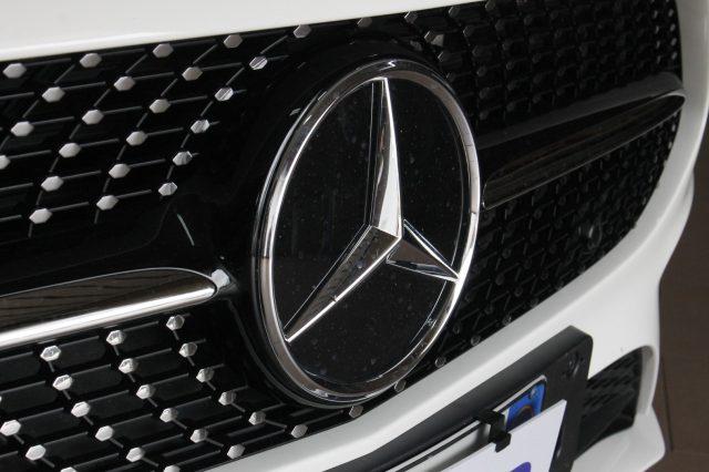 MERCEDES-BENZ A 180 dAutomatic AMGLine Premium Night Edition Uniprop.