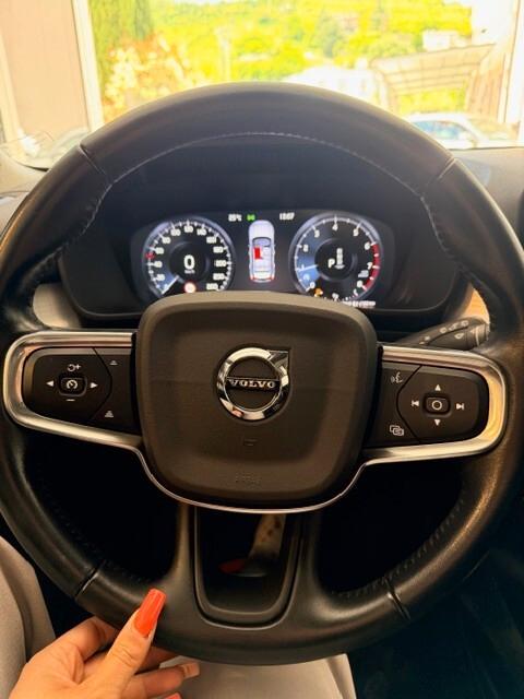 VOLVO XC40 T3 GEARTRONIC BUSINESS PLUS