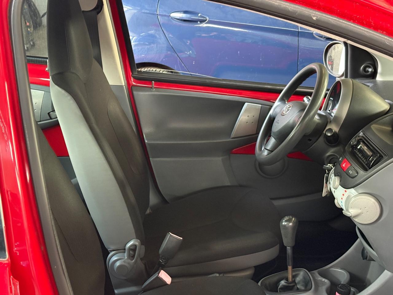 Toyota Aygo 1.0 12V VVT-i 5 porte Deep Ocean Connect