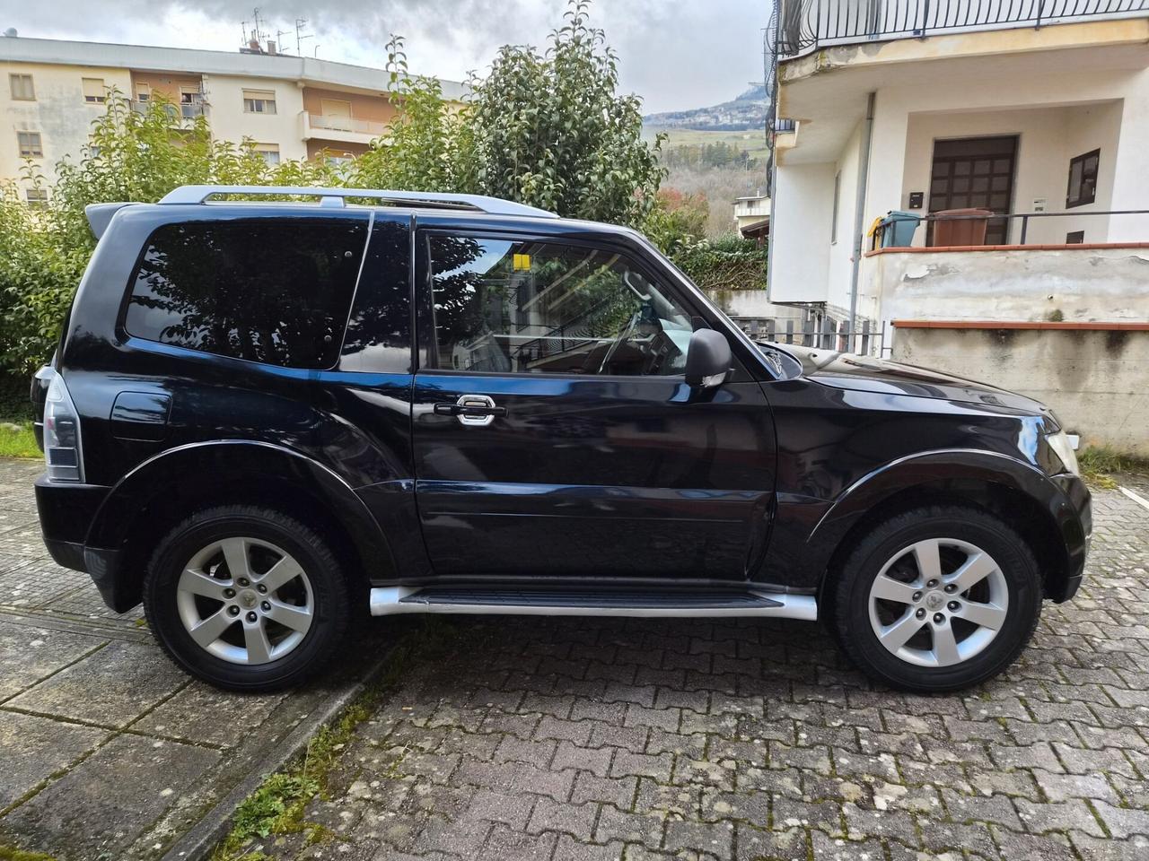 Mitsubishi Pajero 3.2 DI-D 16V aut. 3p. Instyle