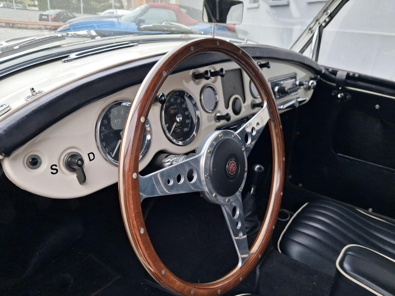 Mg MGA 1500