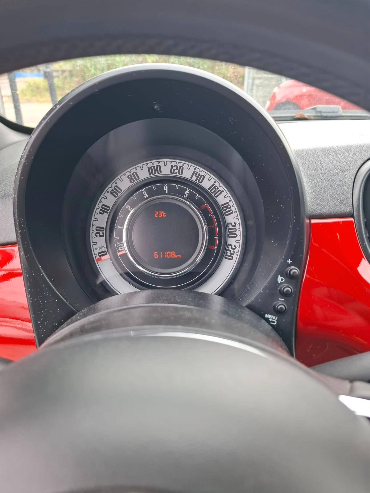 Fiat 500 1.0 Hybrid Dolcevita 61.000 KM Neopatentati