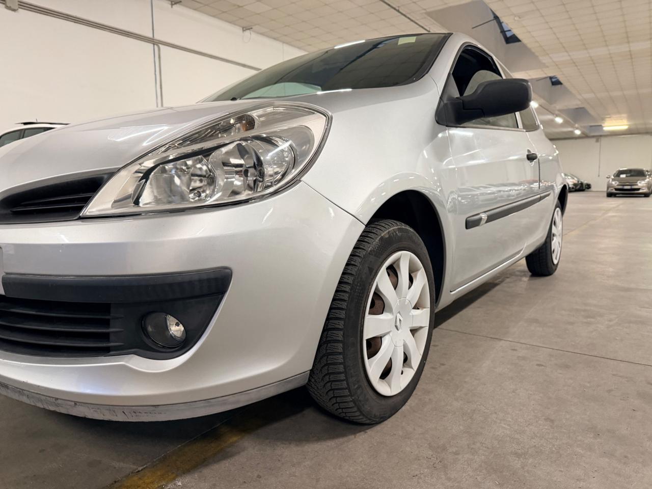Renault Clio 1.2 16V 3 porte Luxe