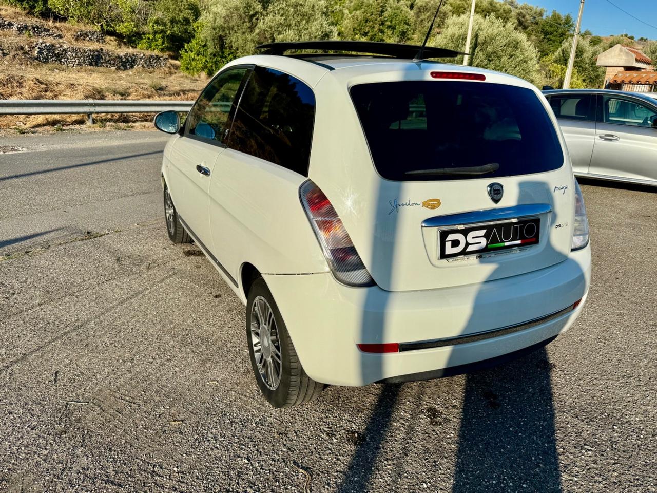 LANCIA YPSILON 1.3 MJT 75 CV PLATINUM