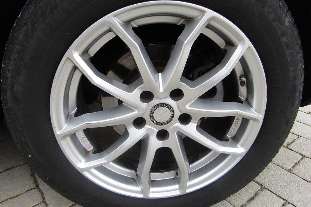 MERCEDES GLA 180 d Automatic Business