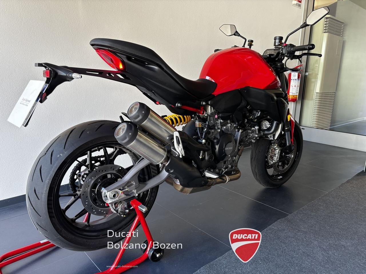 Ducati Monster V2 896