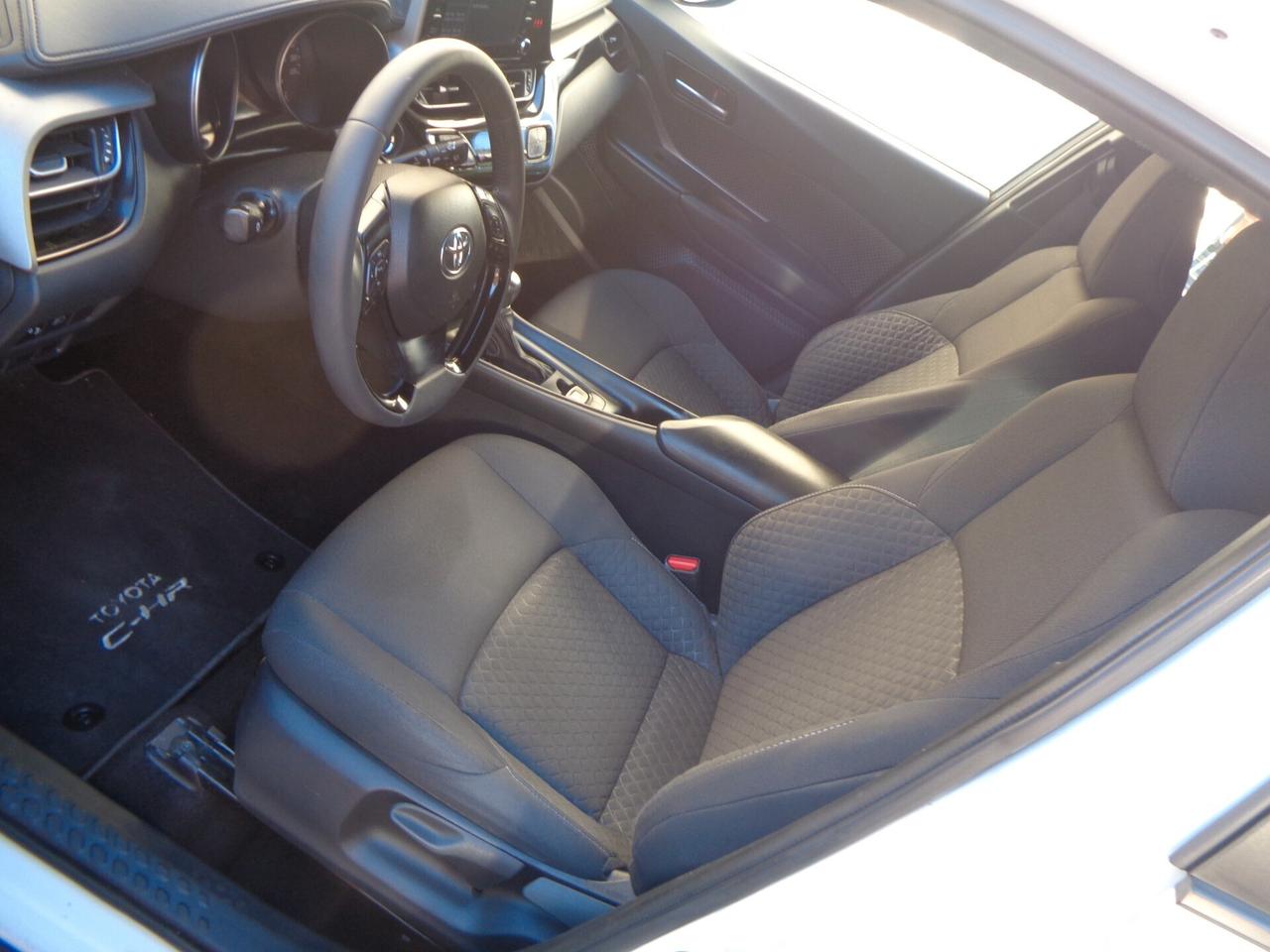 Toyota C-HR 1.8 HV Active NESSUN VINCOLO DI FINANZIAMENTO