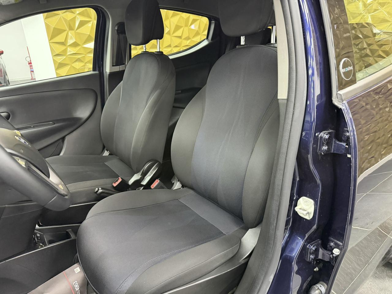 Lancia Ypsilon 1.0 FireFly 5 porte S&S Hybrid Ecochic Silver
