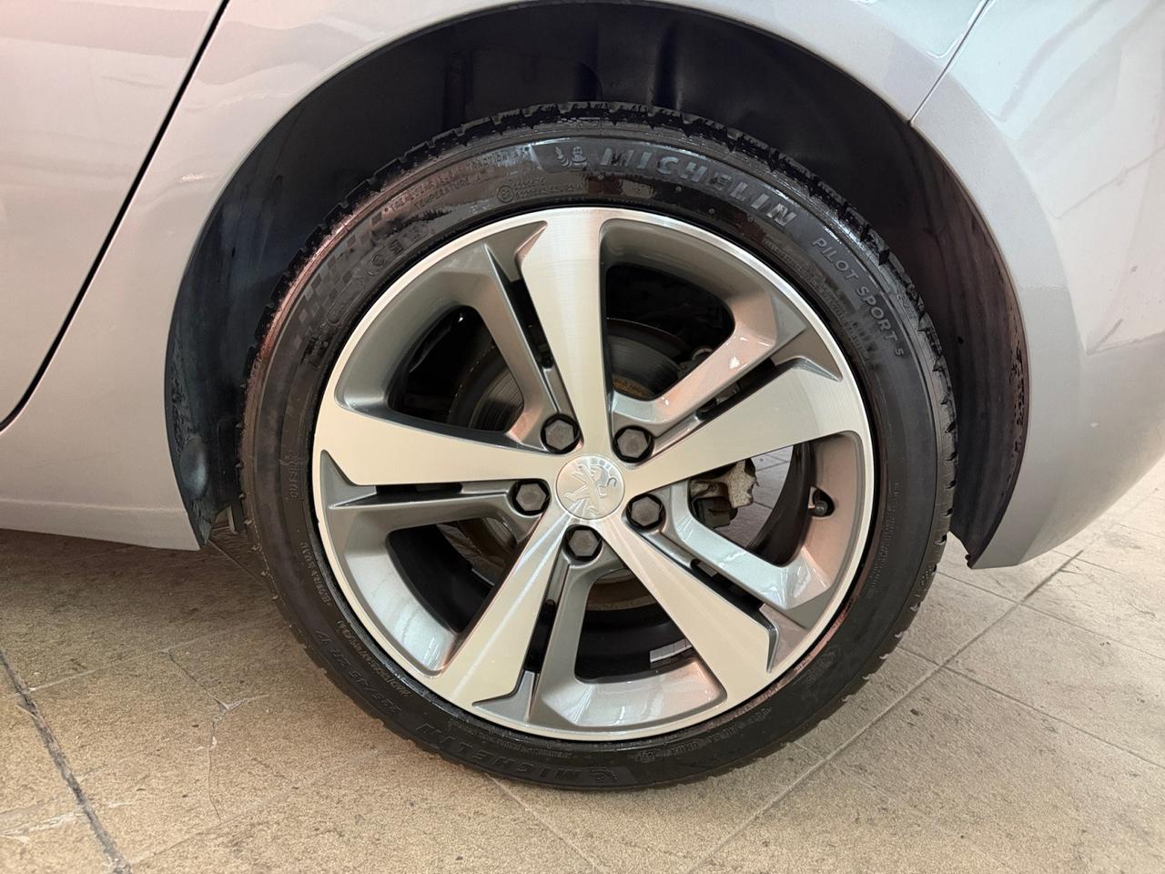 PEUGEOT 308 II 2018 - 308 5p 1.5 bluehdi Allure s&s 130cv