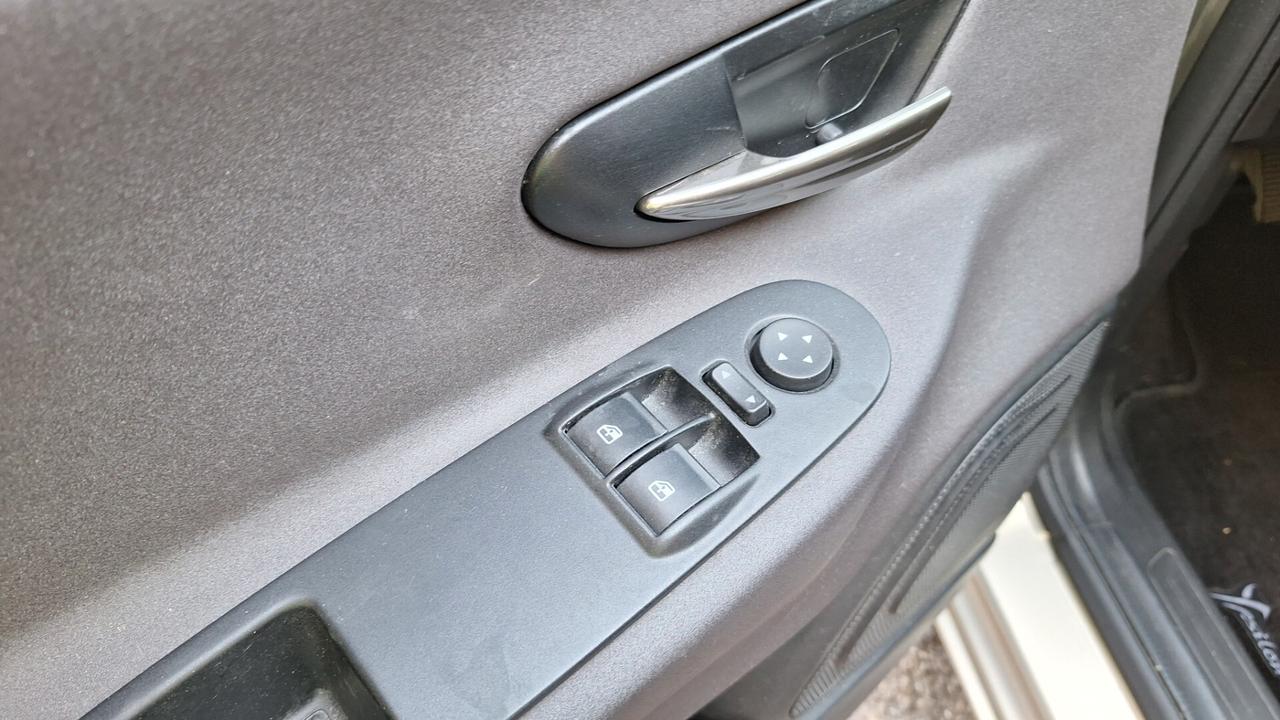 Lancia Ypsilon 1.2 69 CV 5 porte Gold