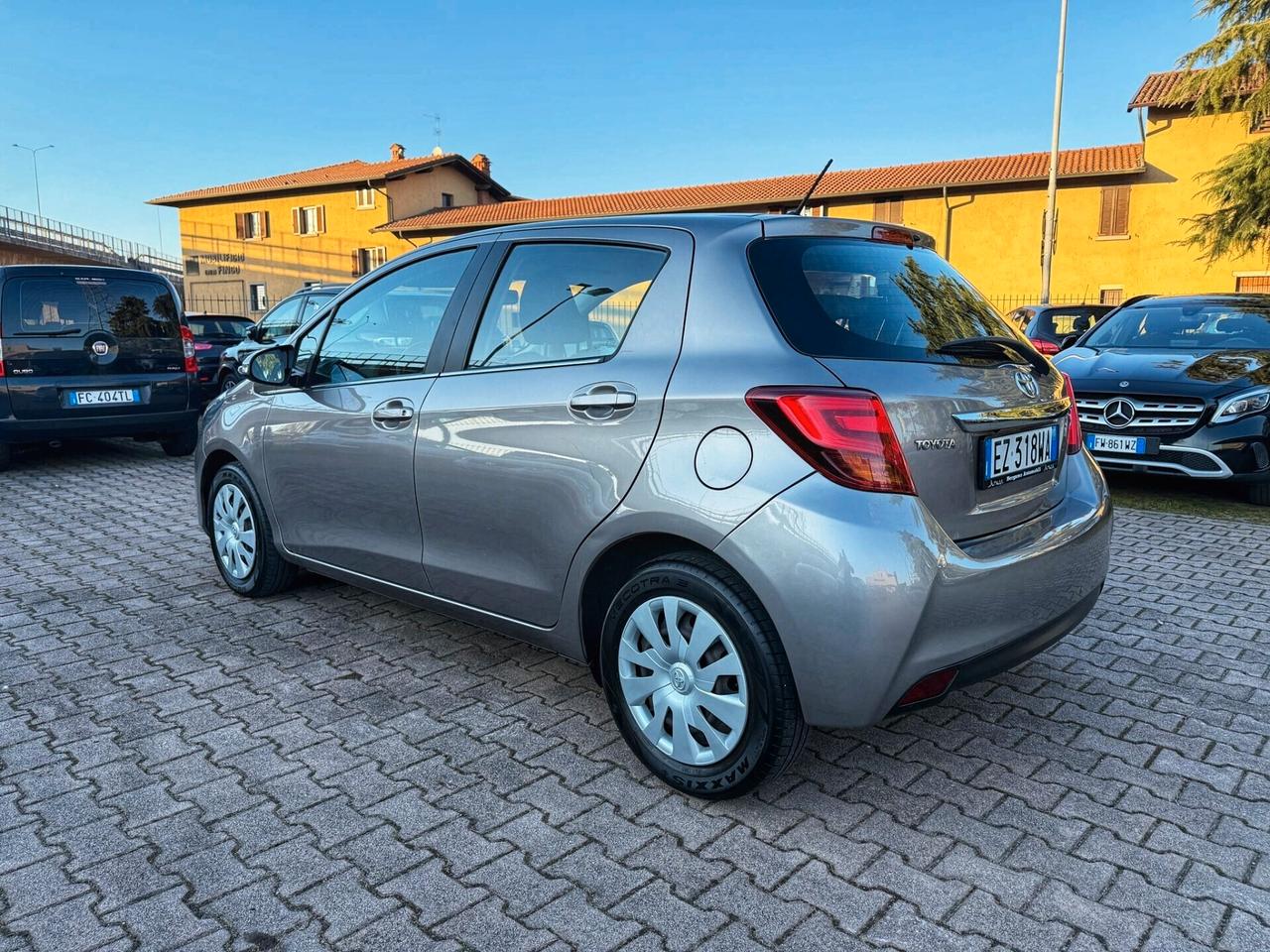 Toyota Yaris 1.3 5 porte TELECAMERA NAVIGA RADIO DIGITALE