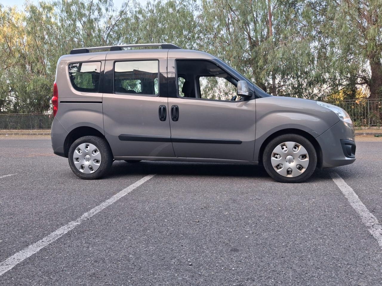 Opel Combo 1.6 CDTi 105CV Cosmo