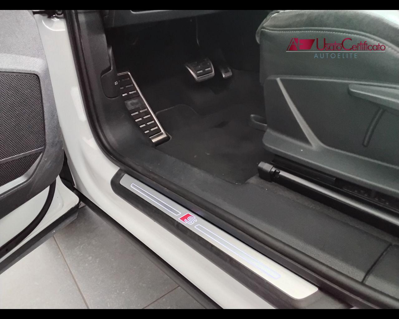 AUDI Q3 40 TDI quattro S tronic Business Advanced