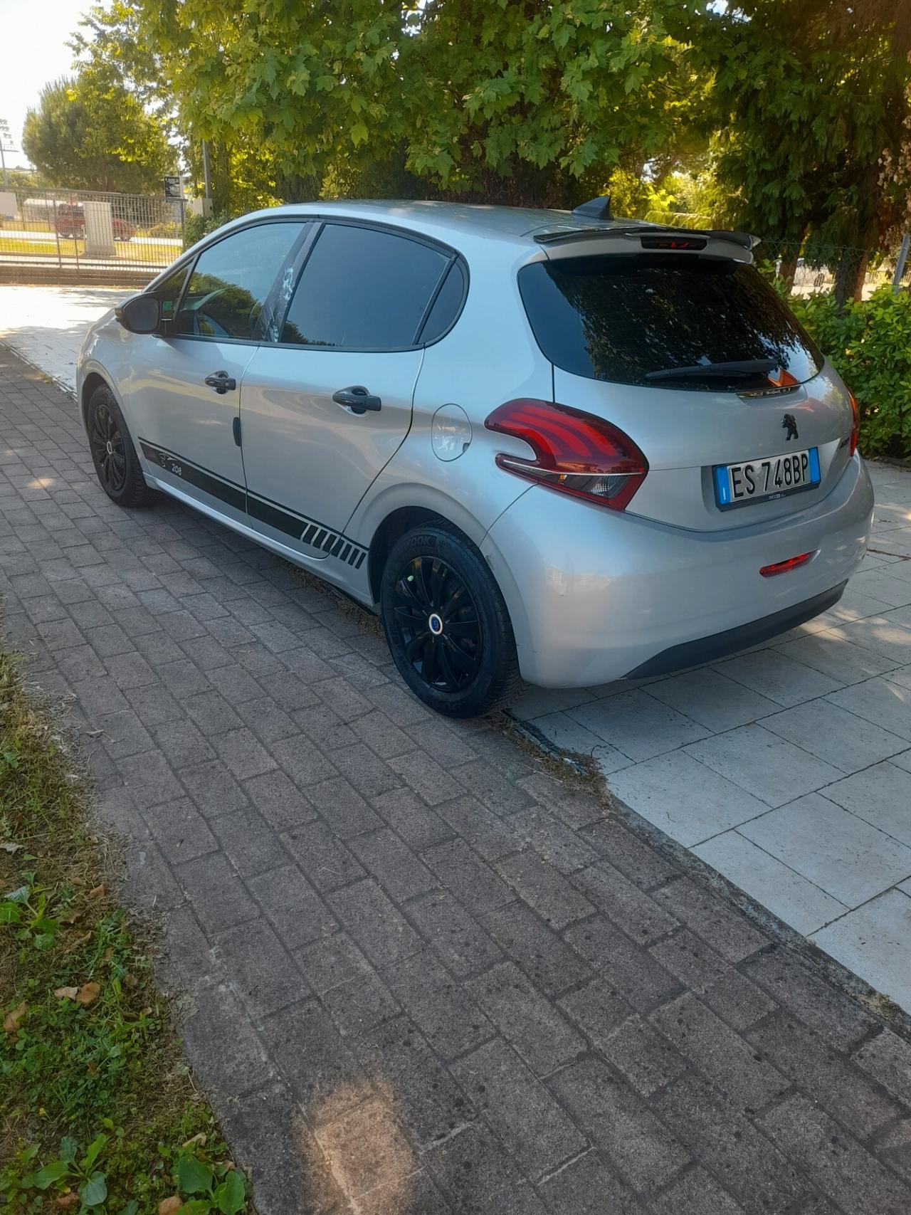 Peugeot 208 1.0 VTi 68 CV 5 porte